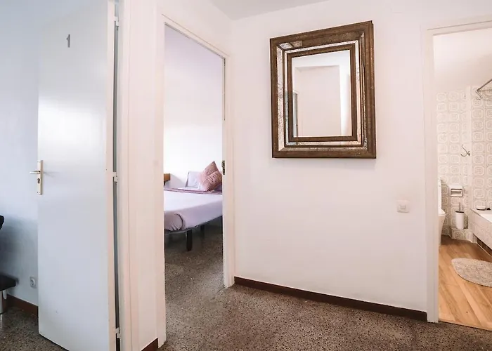 Apartment Spacious 4br Flat Near Park Gueell Barcelona