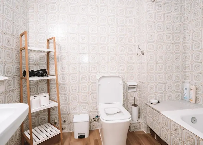Spacious 4br Flat Near Park Gueell * Barcelona