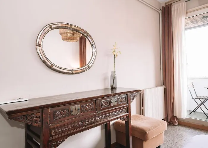 Apartment Spacious 4br Flat Near Park Gueell Barcelona