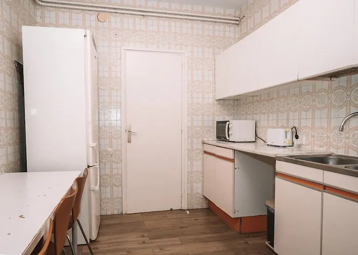 Spacious 4br Flat Near Park Gueell Apartment Barcelona