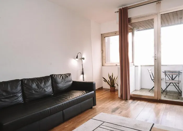 Spacious 4br Flat Near Park Gueell * Barcelona