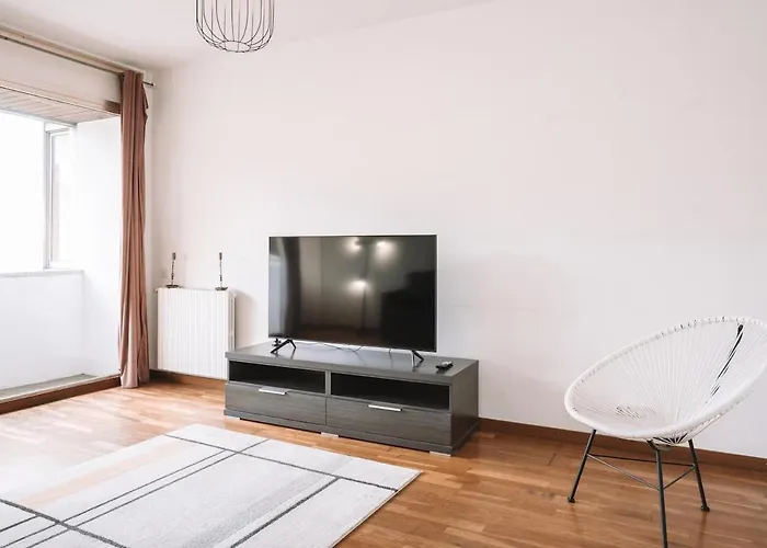 Apartment Spacious 4br Flat Near Park Gueell Barcelona
