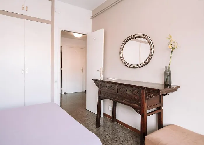 Spacious 4br Flat Near Park Gueell