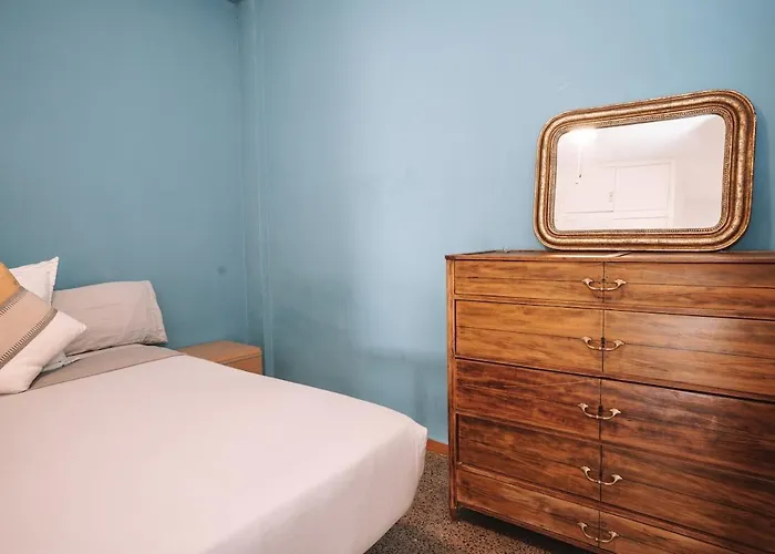 Spacious 4br Flat Near Park Gueell Barcelona