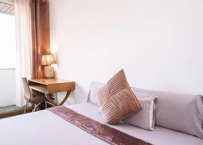Apartment Spacious 4br Flat Near Park Gueell *