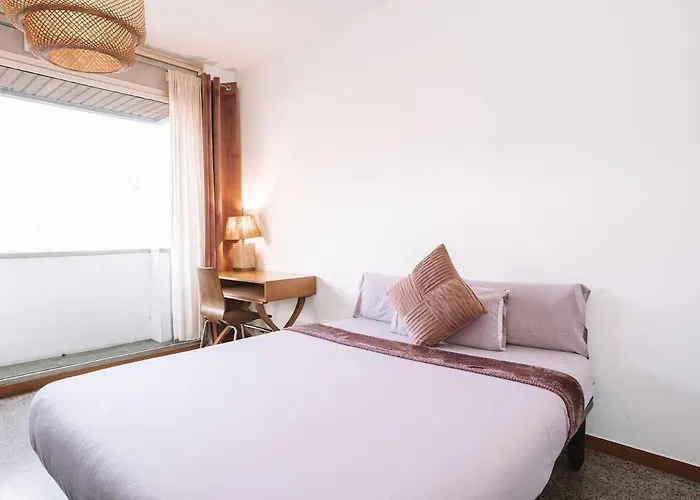 Apartment Spacious 4br Flat Near Park Gueell *