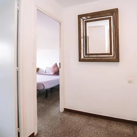 Апартаменты Spacious 4br Flat Near Park Gueell Барселона