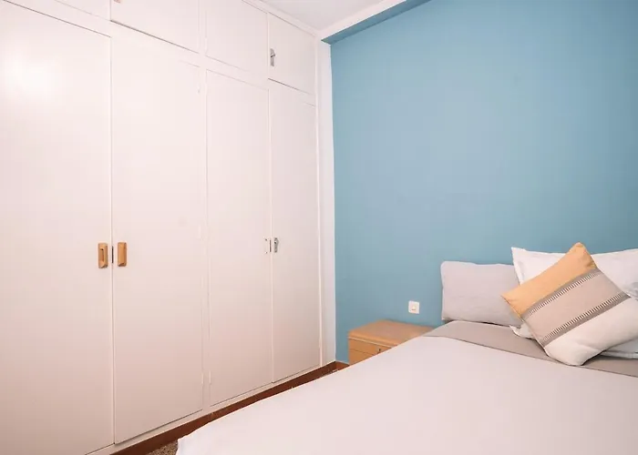 Апартаменты Spacious 4br Flat Near Park Gueell