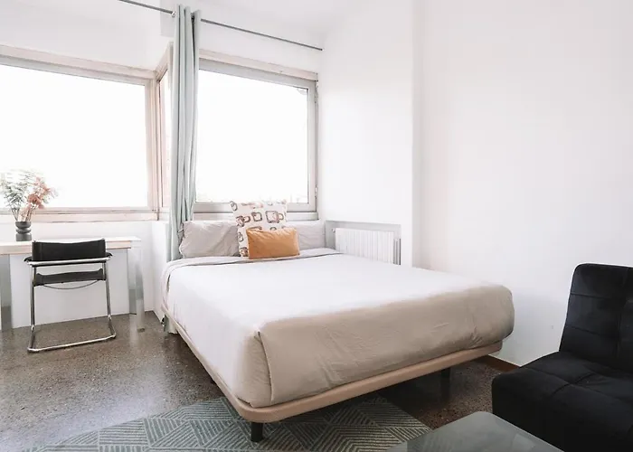 Spacious 4br Flat Near Park Gueell * Барселона